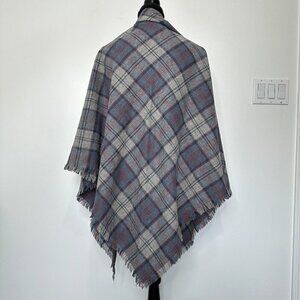 Ben Nevis Pure New Wool Plaid Triangle Scarf Gray Fringe Great Britain Preppy